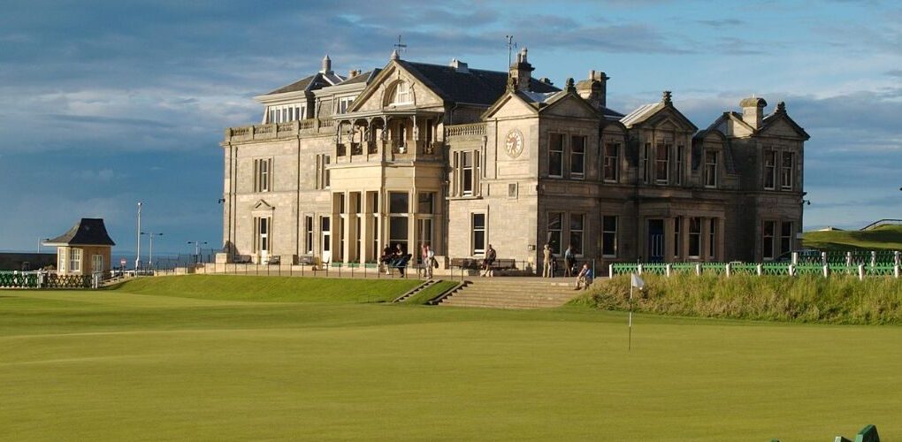 AUTHOR IN ST. ANDREWS – ARTHUR HILLS AND THE BRIDGES OF THE OLD COURSE